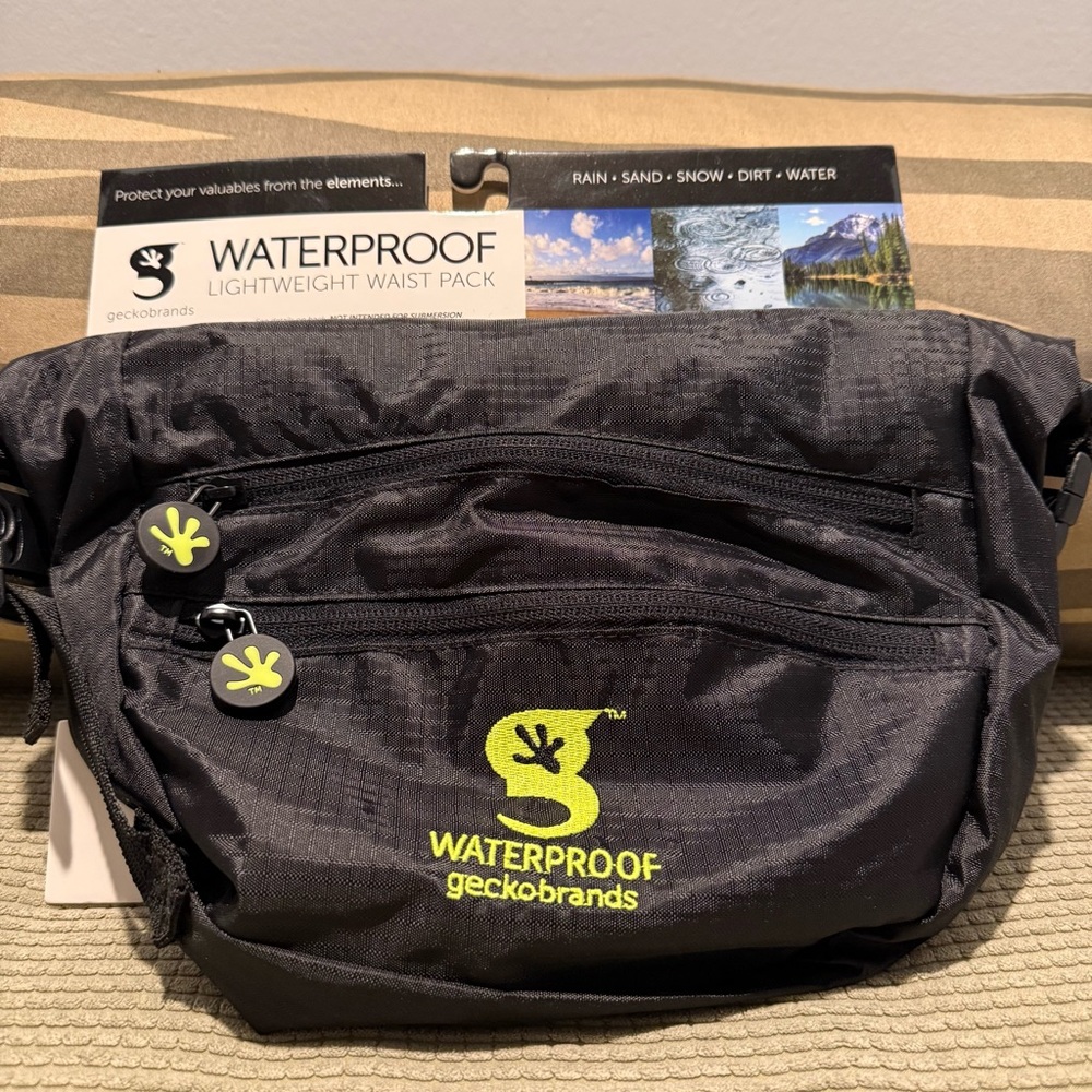 Geckobrands lightweight waterproof waist pack